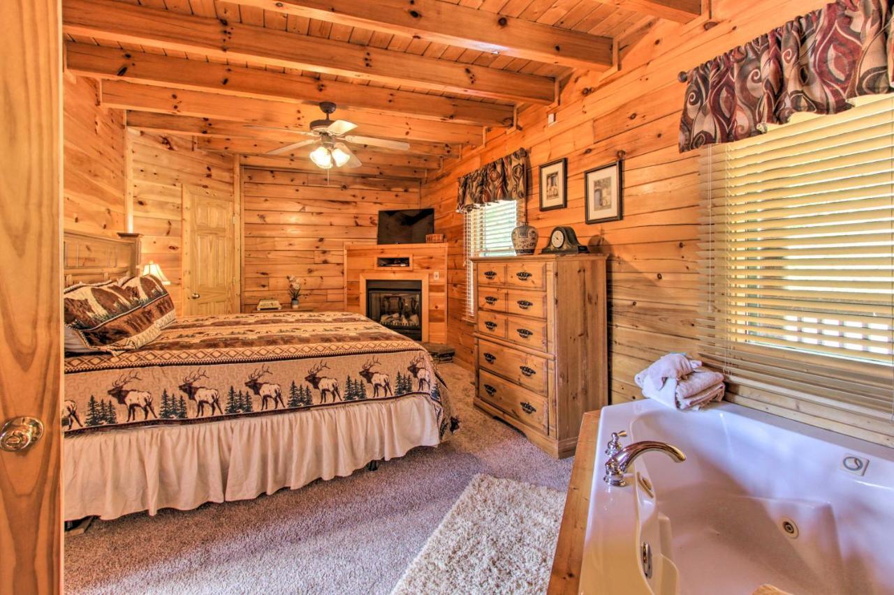 Pigeon Forge Family Cabin With Resort Pool And Hot Tub Exterior foto
